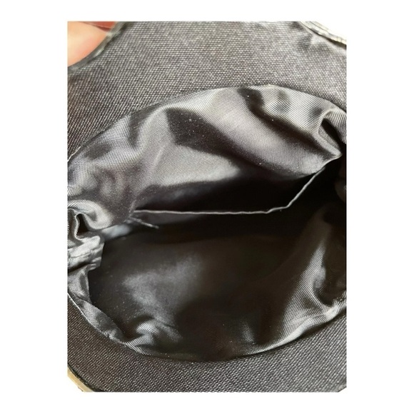 Vintage Black Lace Evening Purse with Silver Kiss Lock Frame & Chain Handle - Picture 10 of 14